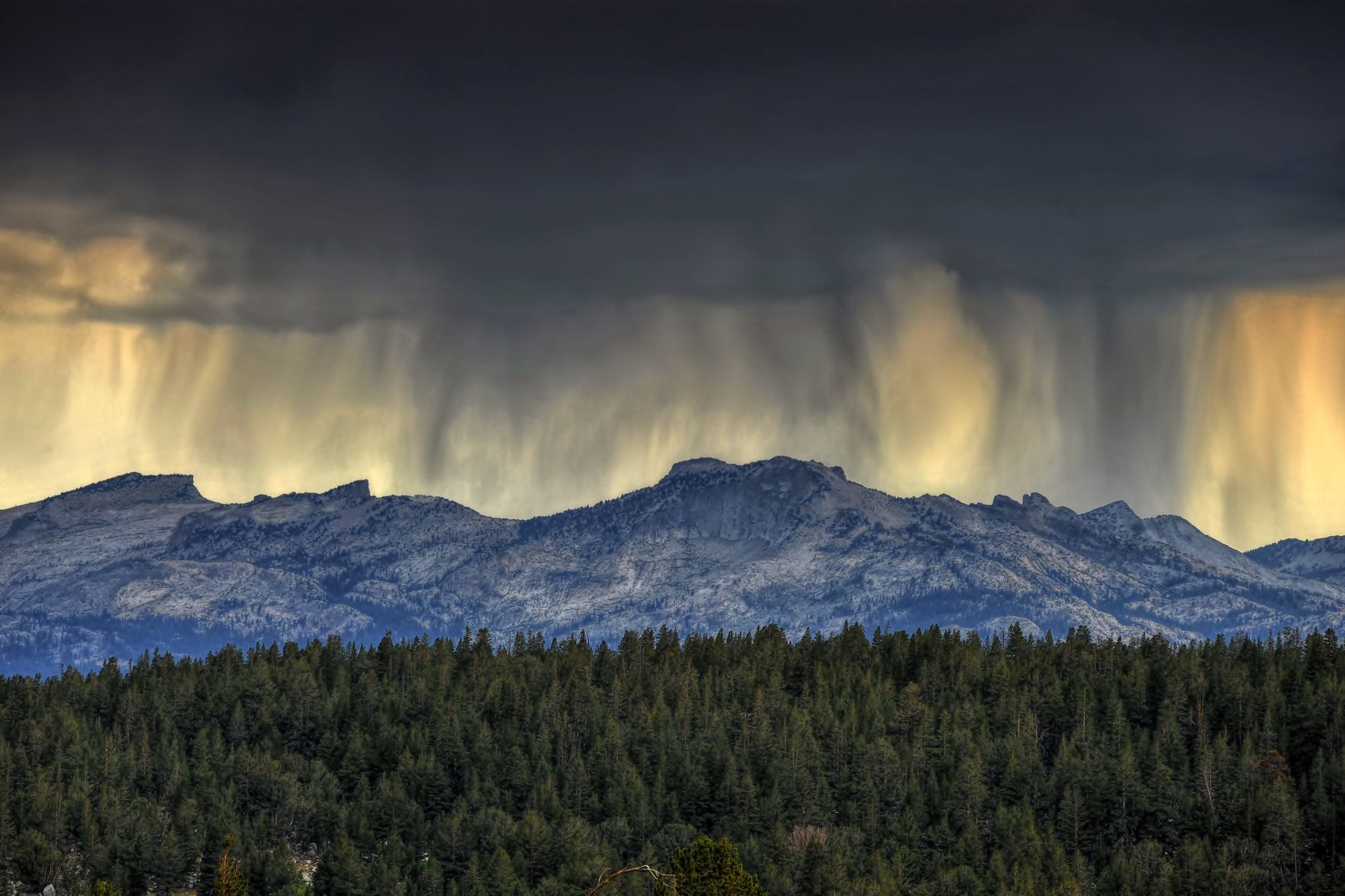 Storm over the Sierraas
